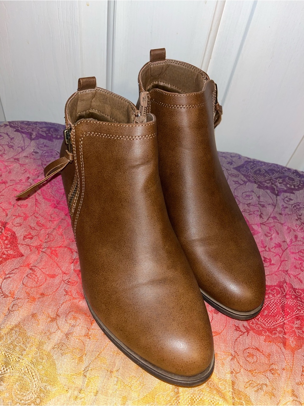 London Fog Chestnut Brown Ankle Booties with Side Zip